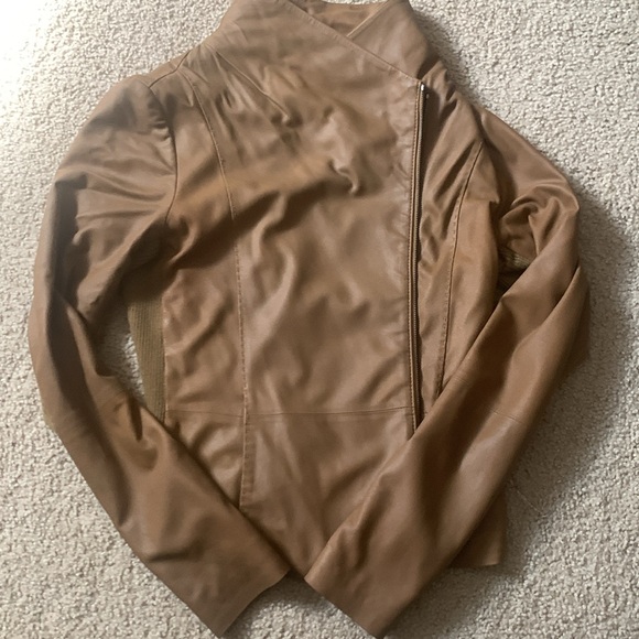 $995 Womens VINCE Scuba Distressed Tan/Brown Leather Moto Jacket Size Small - Picture 4 of 11